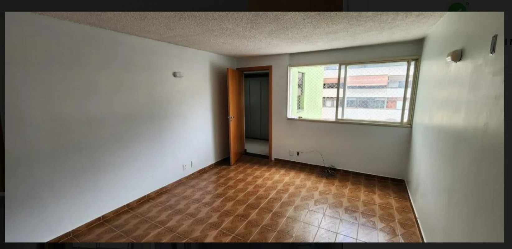 Apartamento à venda no Cruzeiro Novo – SHCES Quadra 801 Bloco BPrédio com Elevad...
