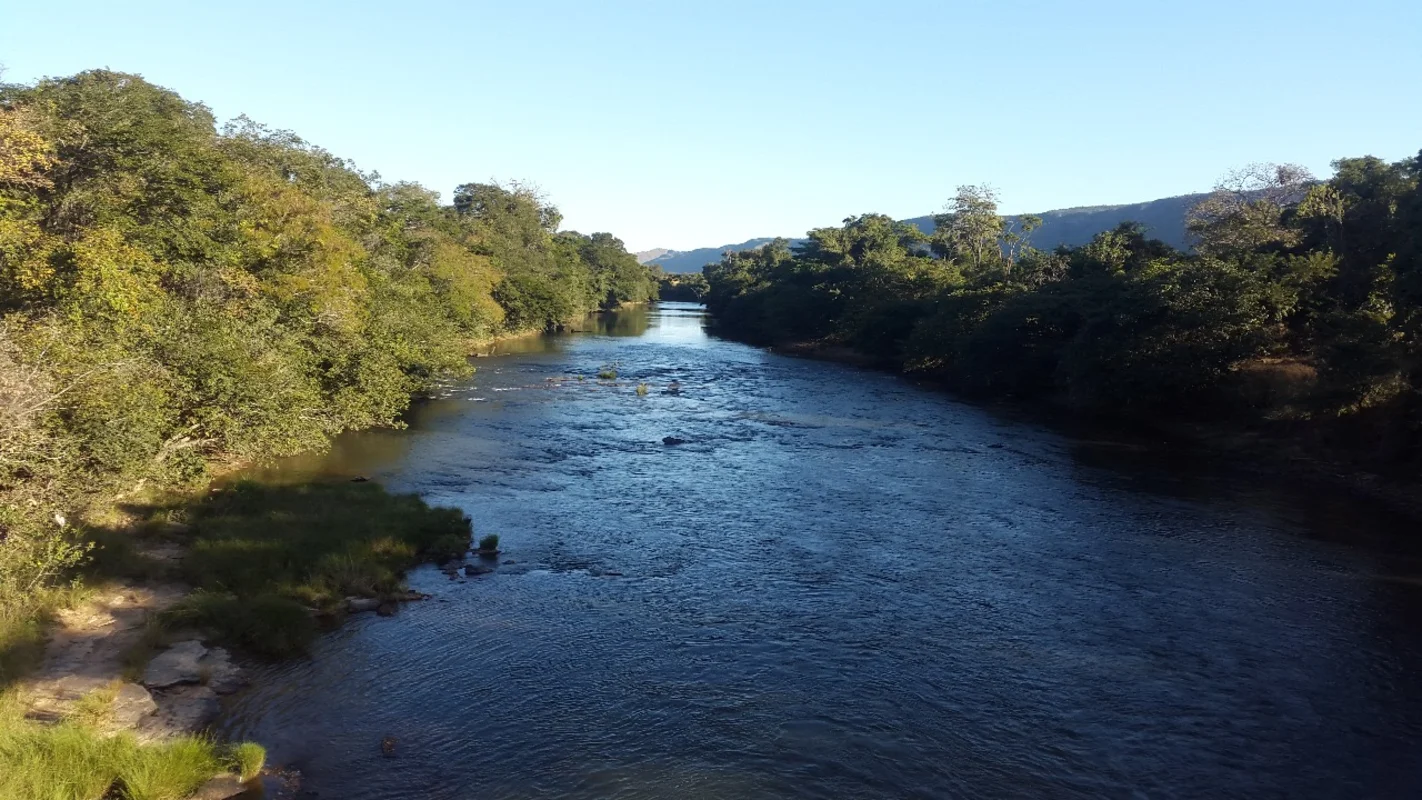 Imagine viver em uma fazenda extensa, situada na bela cidade de Arinos, em Minas...