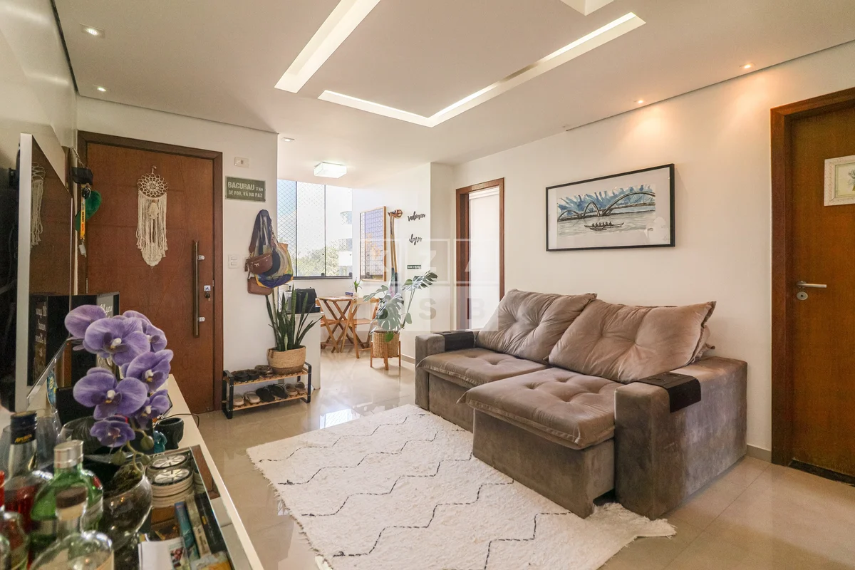 Um apartamento encantador, no 3º andar na quadra 1311 do Cruzeiro Novo! Planta o...