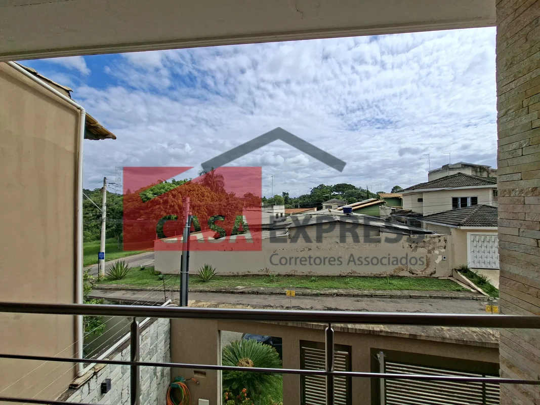 Oportunidade!!! ACEITA PERMUTA!!Casa com acabamento refinado na Melhor Localizaç...