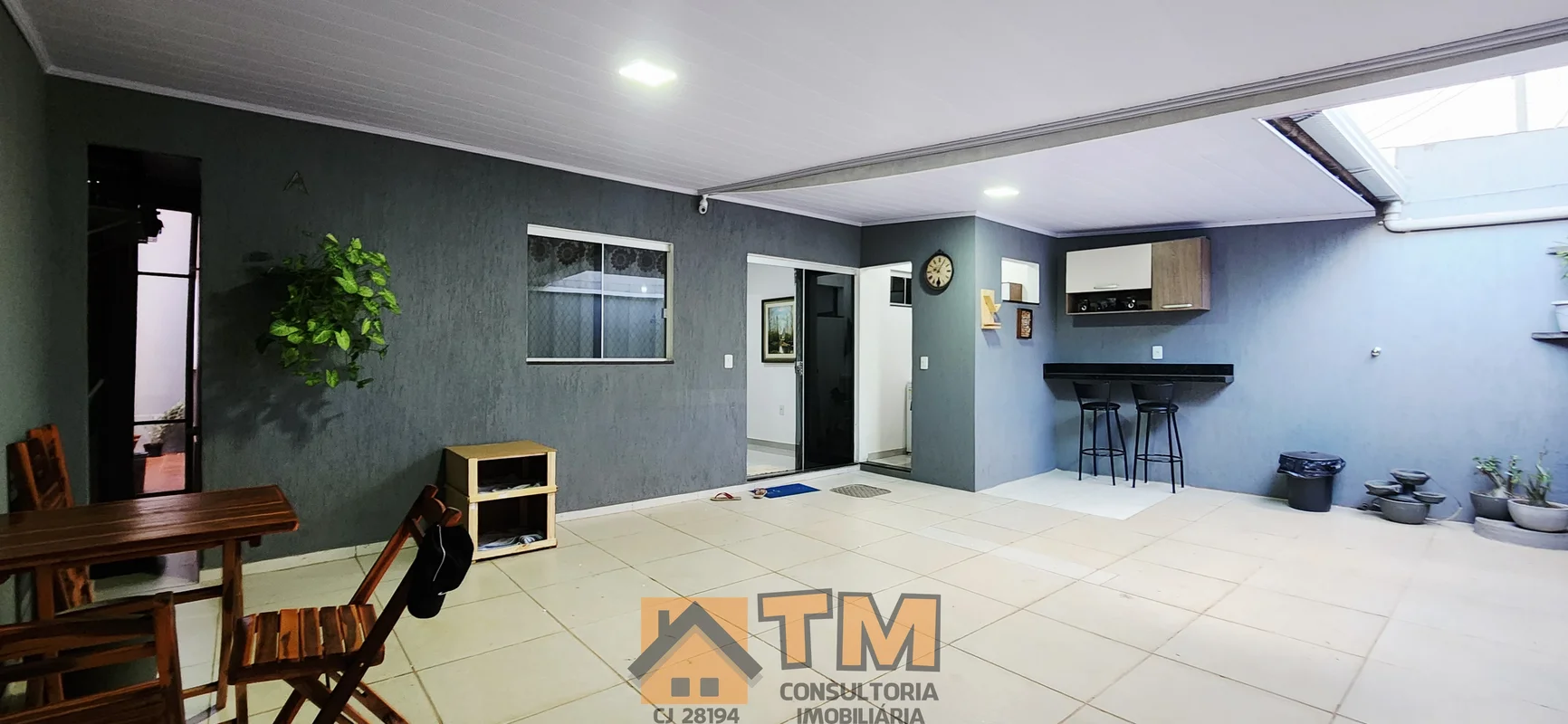 TM CONSULTORIA IMOBILIÁRIAVENDE;MARAVILHOSA CASA MODERNA, COM FINO ACABAMENTO, B...