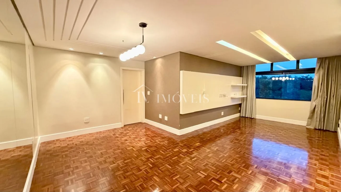LV Imóveis VENDE: Excelente Apartamento na SQS 109, perfeito para quem busca con...