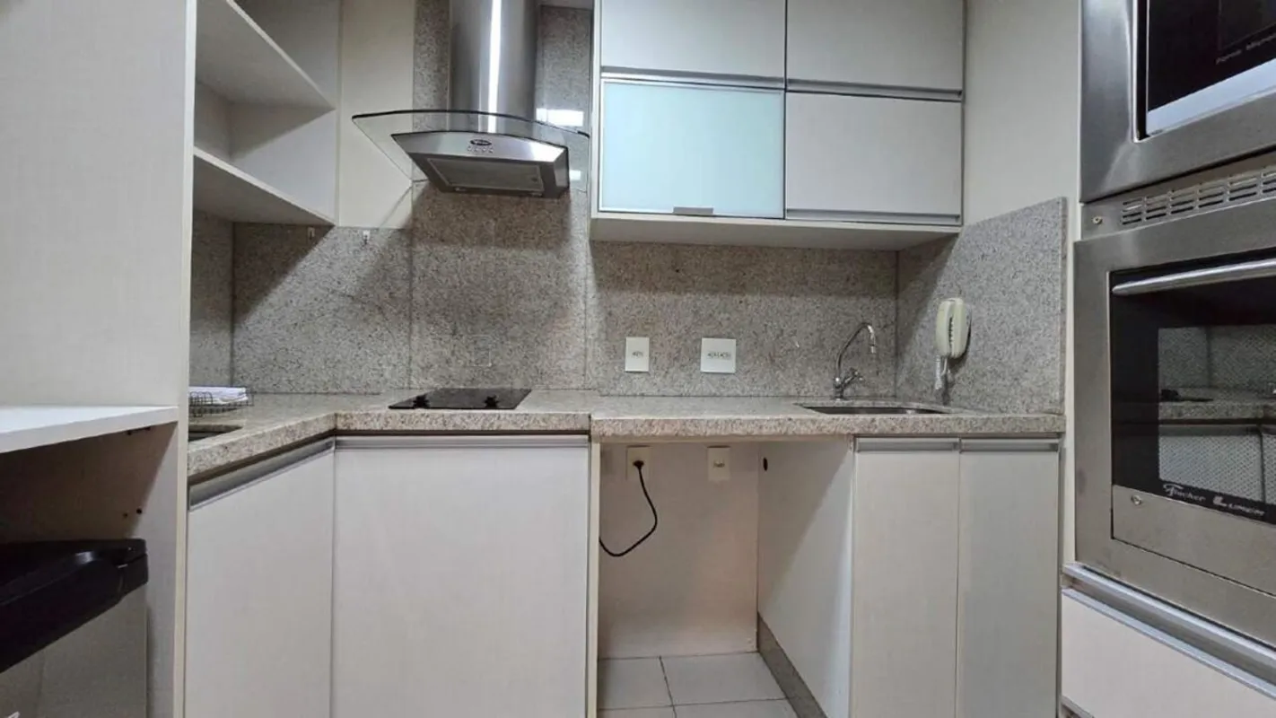 VENDO KITINETE FINAMENTE REFORMADA E MOBILIADA NO UPPER-CA 05 DO LAGO NORTE,ATRÁ...