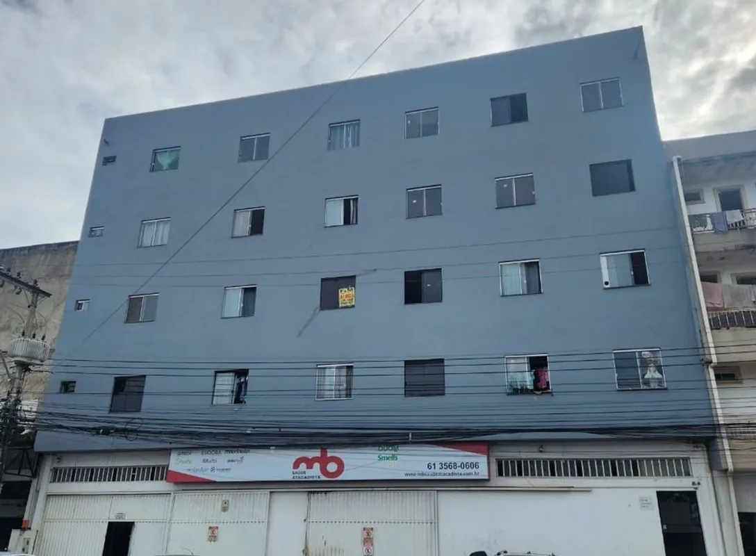 Apartamento na QE 40, Conjunto E, Edifício Topázio, Guará II.Apartamento no 2º a...