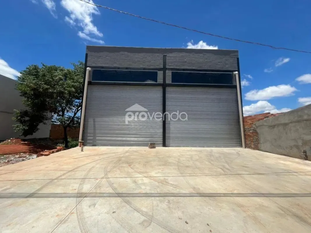 GALPÃO DE 300M² NO JARDIM HELVECIA EM UMA DAS AVENIDAS MAIS MOVIMENTADA E COM VA...