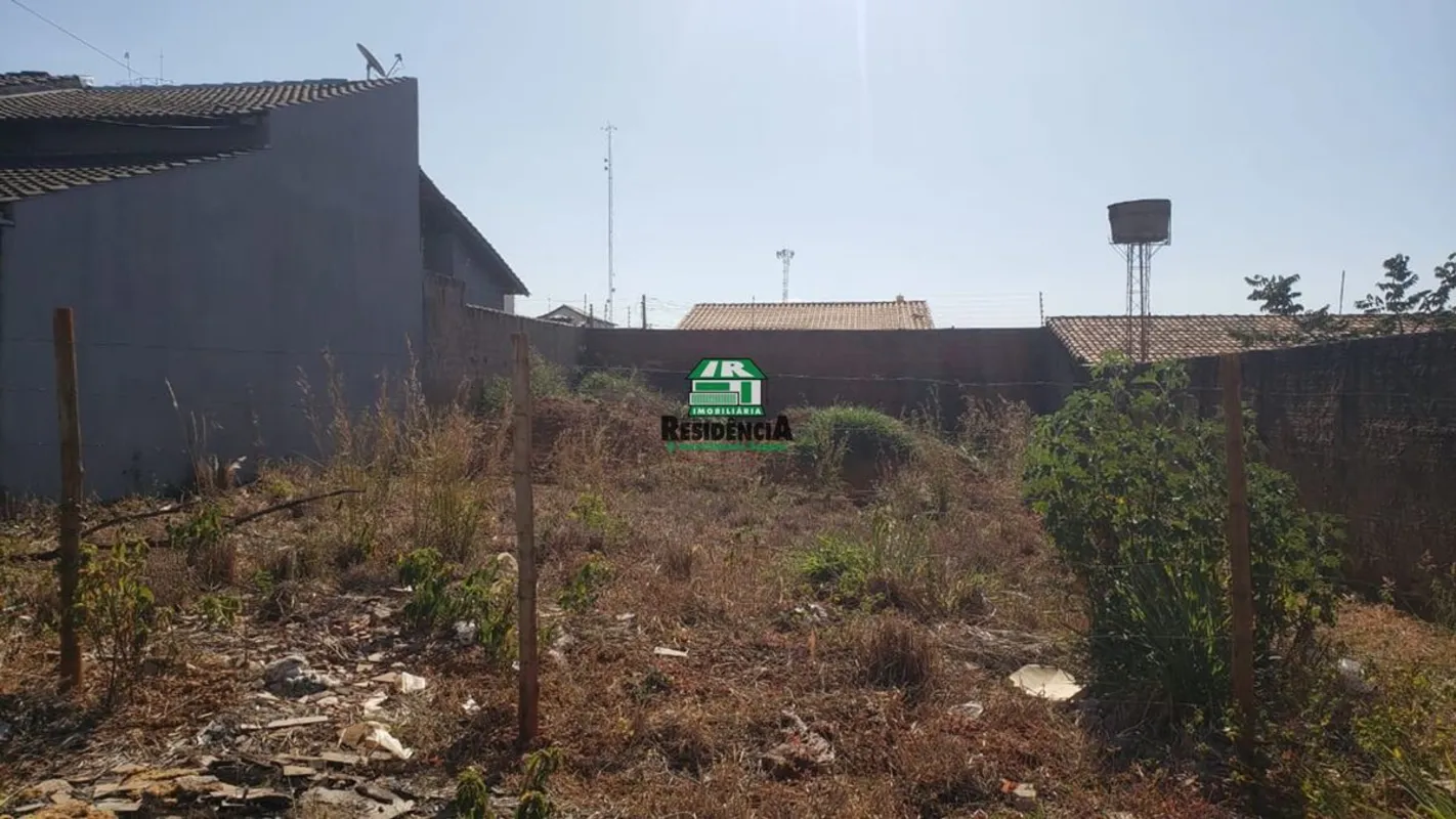  Lote 300m² 12 por 25 Documentação RegularLocalização PrivilegiadaSetor Santa Cl...