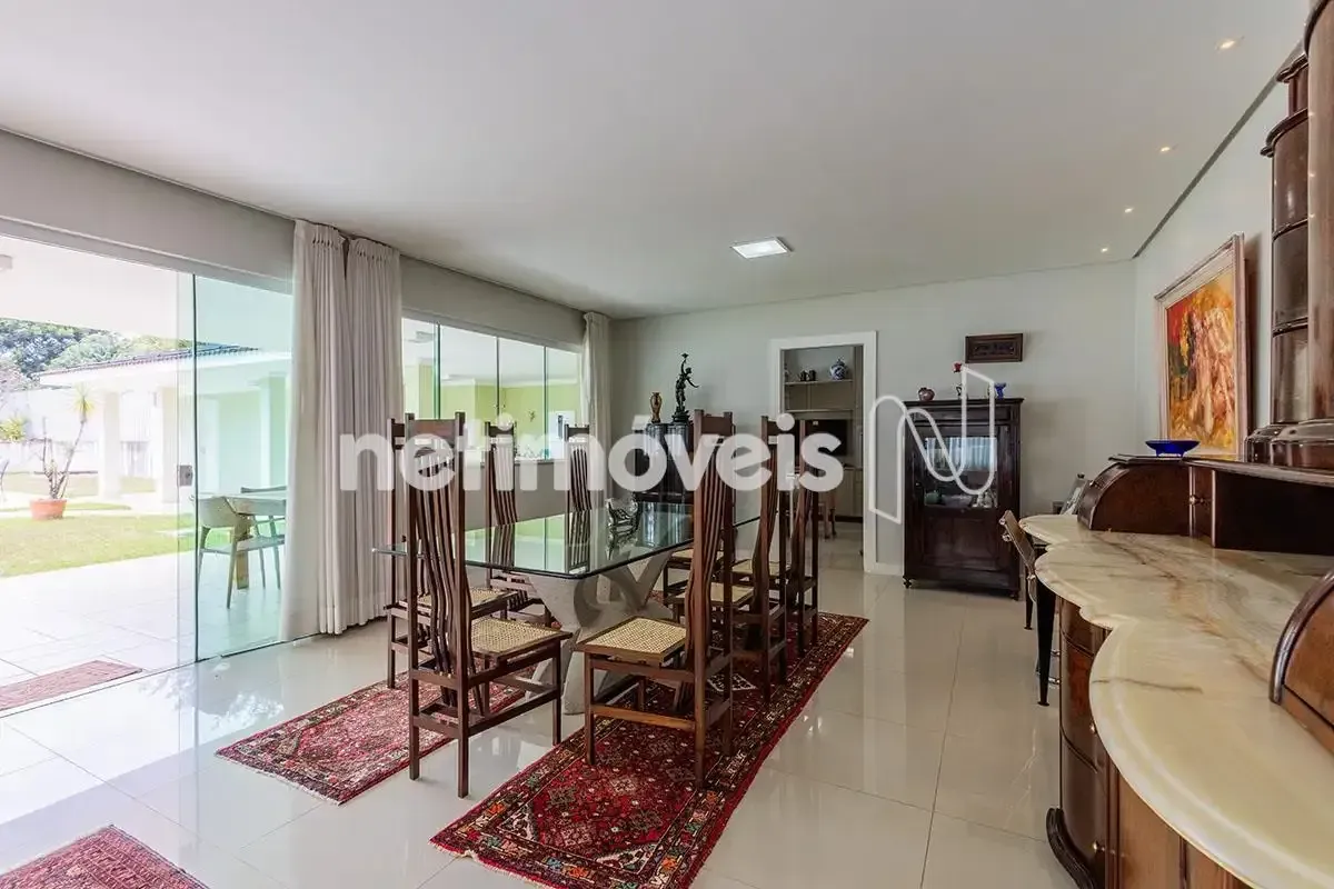 LOCALIZAÇÃOPrivilegiada, fácil acesso às principais vias e Shopping's, bem como ...