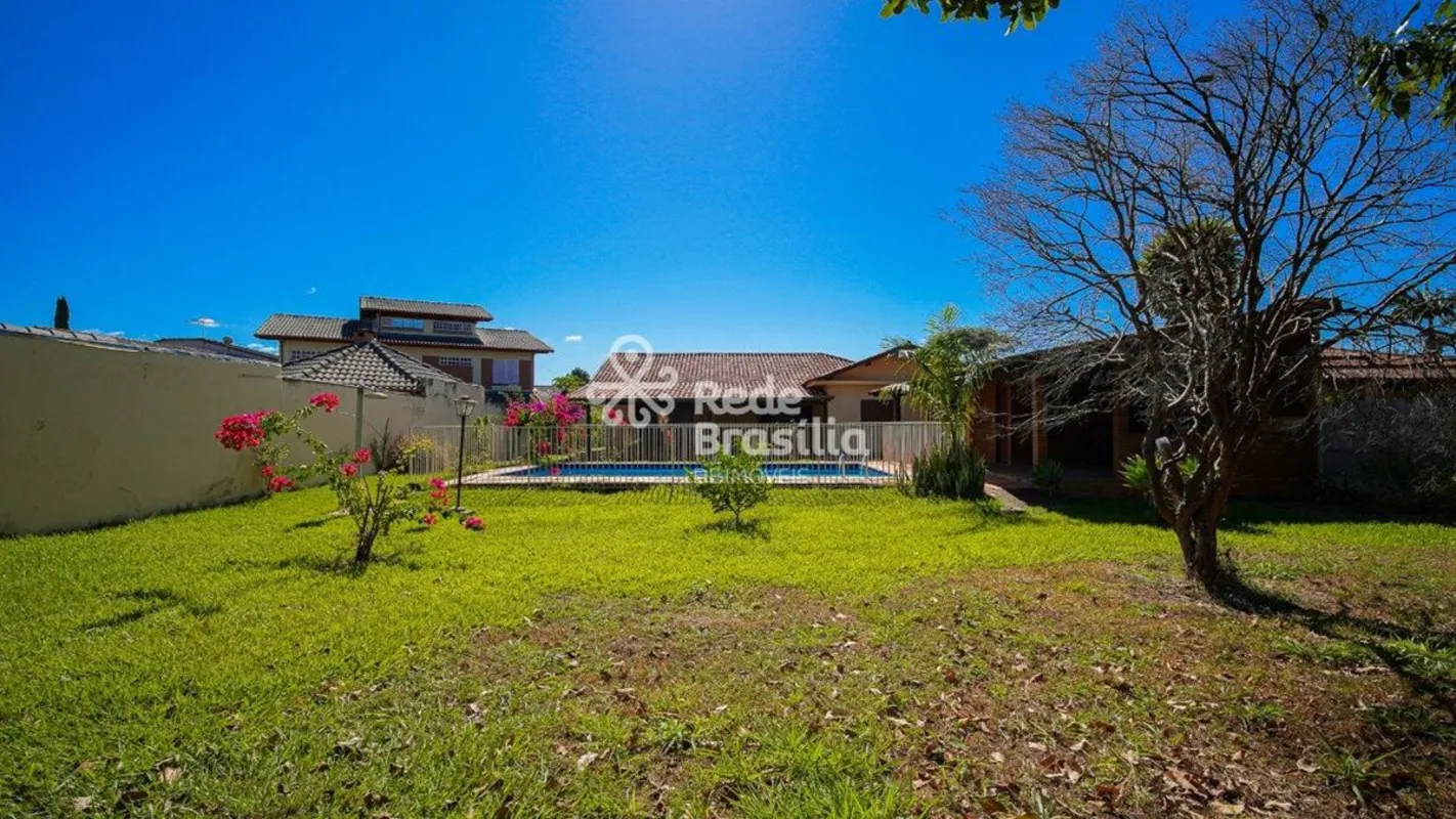 SHIN QI 5, Lago Norte, Brasília/DFDESOCUPADO! Casa térrea em terreno amplo e vaz...