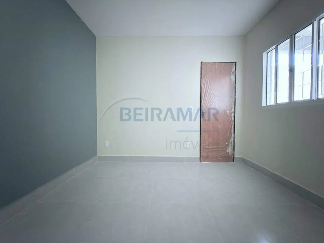 Casa Reformada para Aluguel | 2 Quartos (1 Suíte) | Vaga de Garagem - QNM 22 Con...