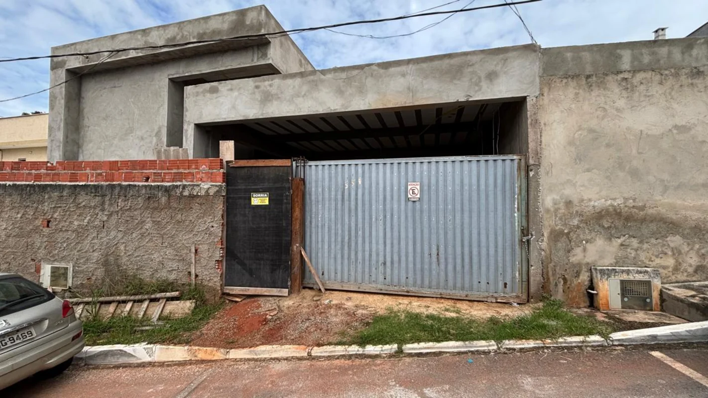 Descubra um espaço único na Rua 4 Chacará 29A, no bairro Vicente Pires, DF. Esta...