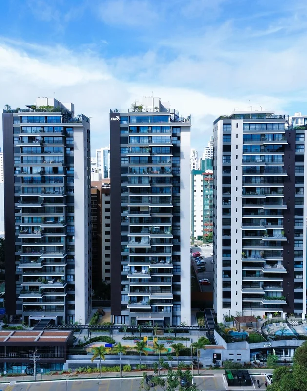 Apartamento a venda no Ed. Oasis Design com 133m² muito bem distribuídos em:- 03...