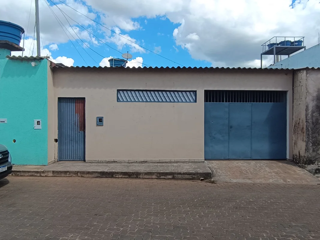 Oportunidade na região do Sol Nascente.Lote com aproximadamente 200 m².Casa prin...