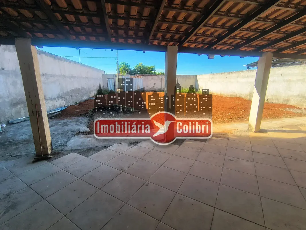Excelente casa, faltando acabamento, em localização privilegiada na Colônia Agri...