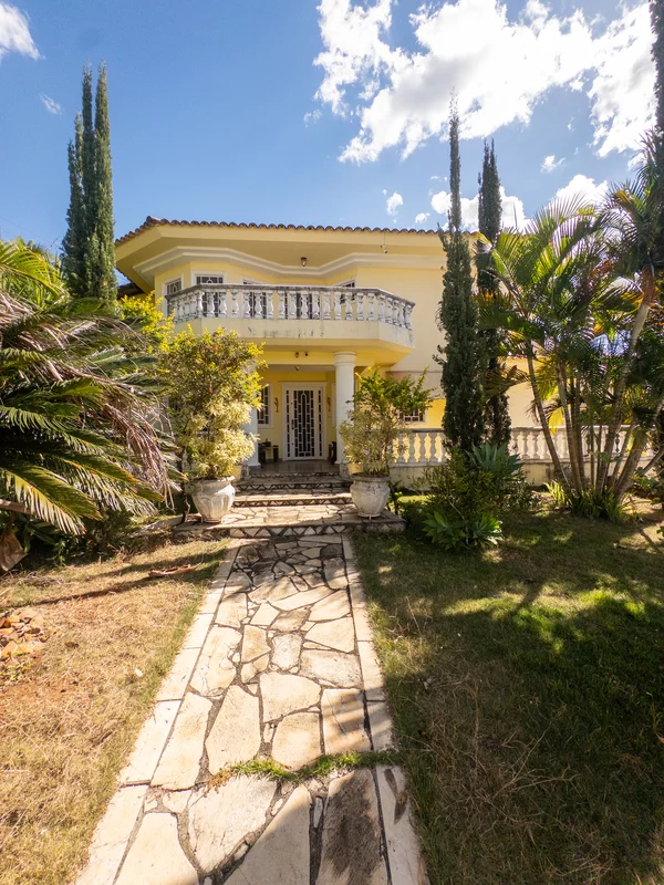 CASA CLÁSSICA À VENDA | IDEAL PARA RETROFITUma excelente oportunidade para quem ...