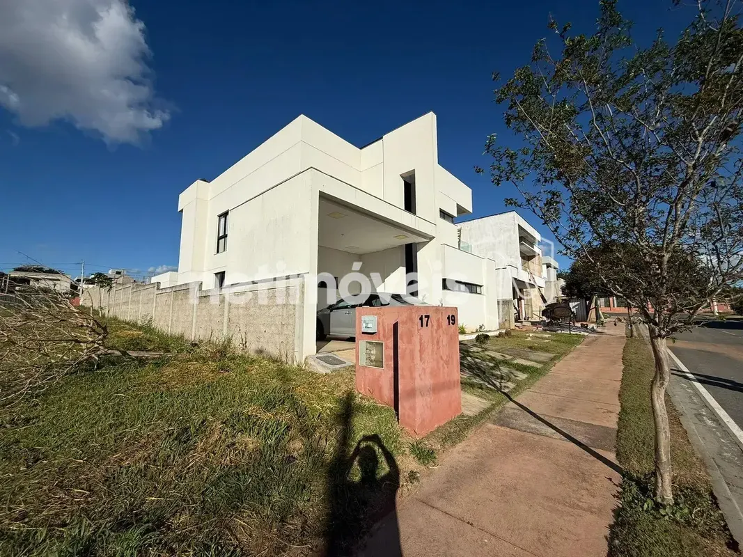 Se você busca um refúgio que une a sofisticação da arquitetura moderna ao contat...
