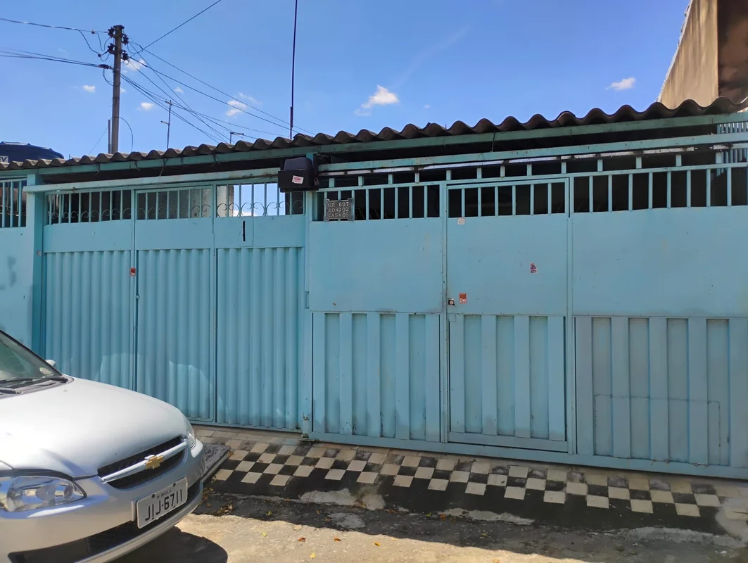 ALUGA-SE UMA CASA NA QR 607 DE SAMAMBAIA! Possui: Casa da frente1 quarto 1 sala ...