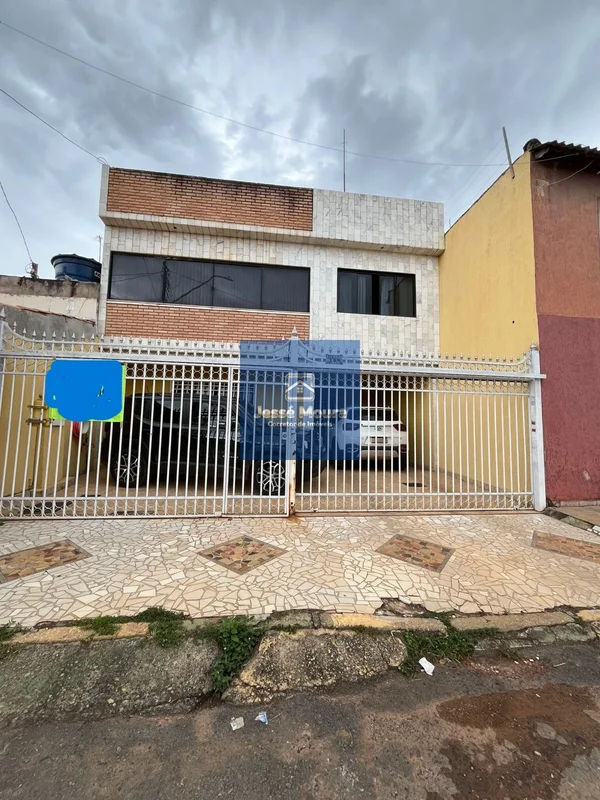 Jessé Moura - Corretor de Imóveis - Vende:Casa Sobrado - Quadra 25 Setor Oeste -...