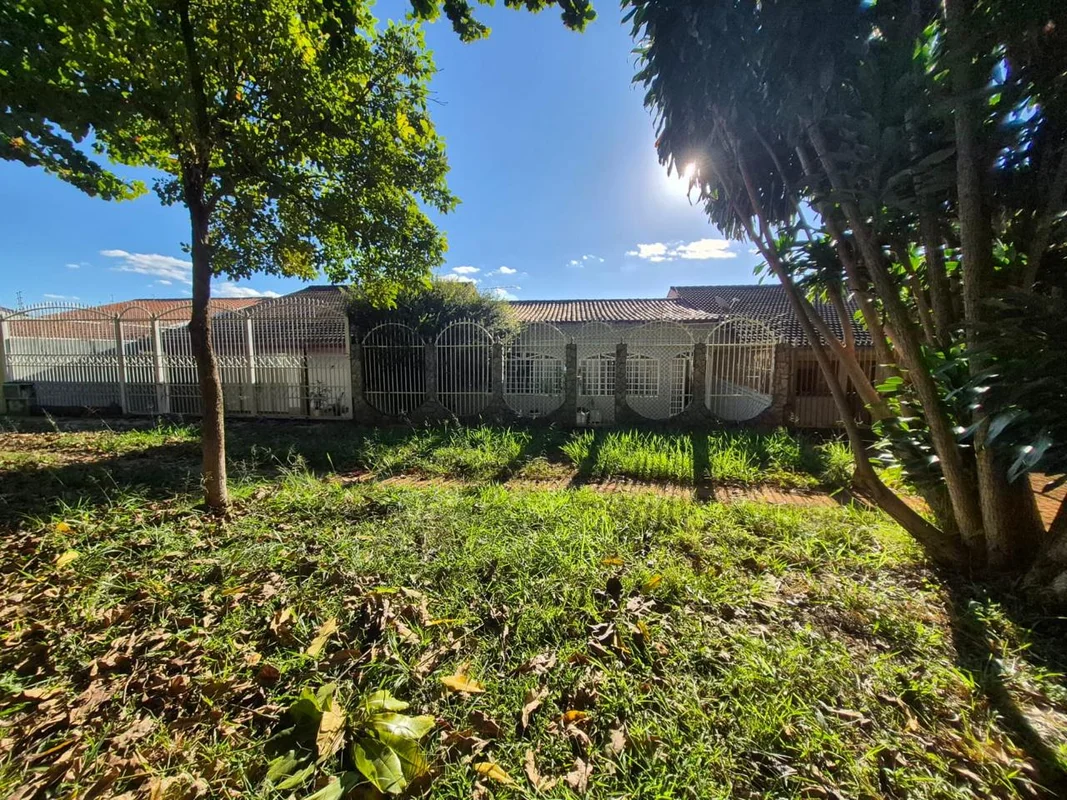 3 quartos, terreno de 350 m², com 257 m² de área construída! Apenas R$ 790.000,0...