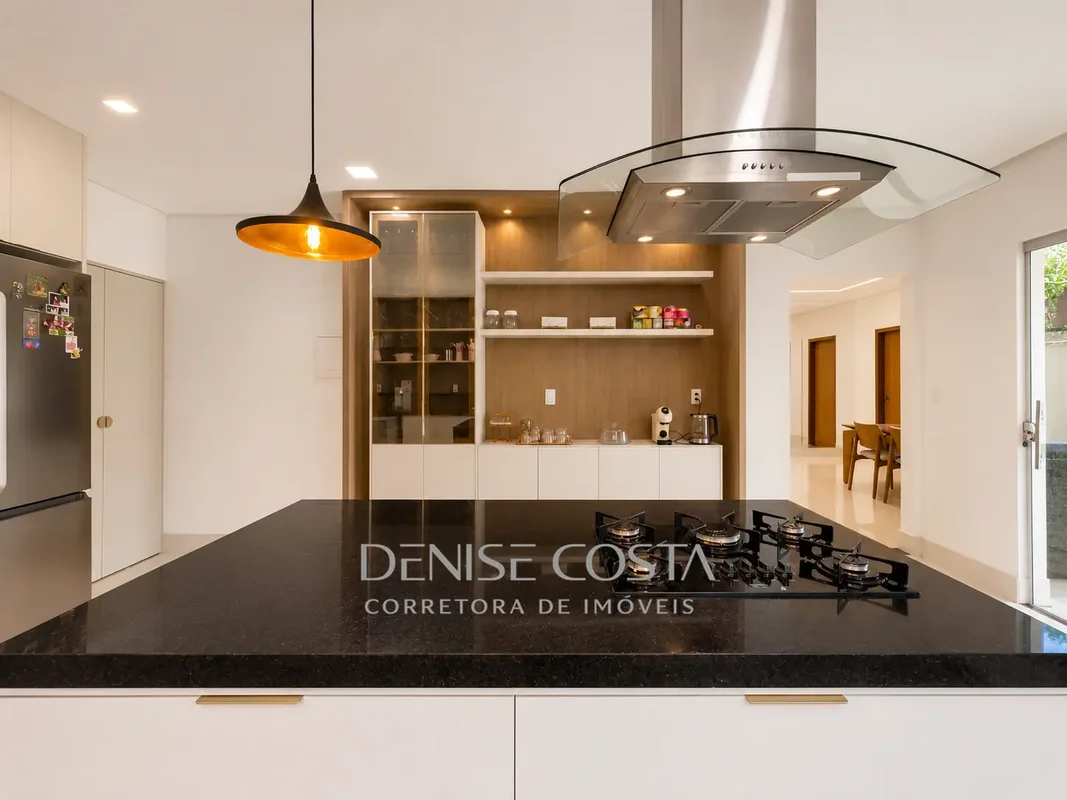 CASA ARNIQUEIRAS Chácara 51 - condomínio fechado Lote de 800 m² Casa térrea Área...