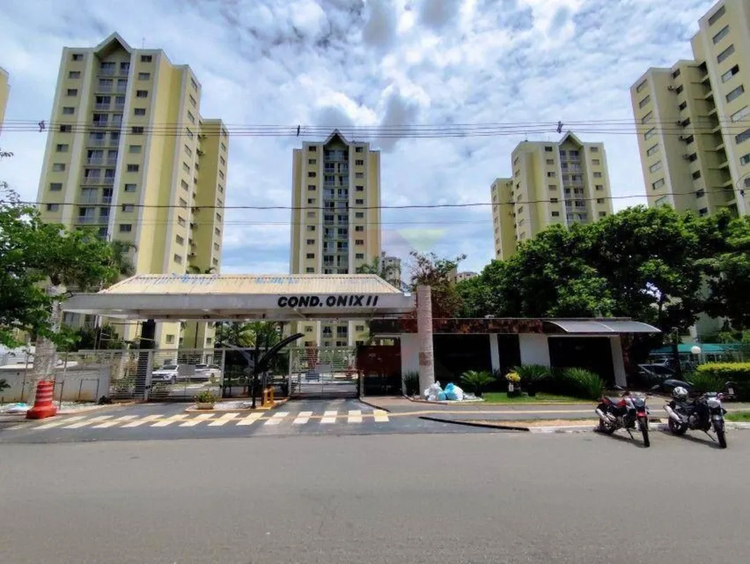 2 quartos com armários, sala aconchegante, banheiro social, cozinha com armários...