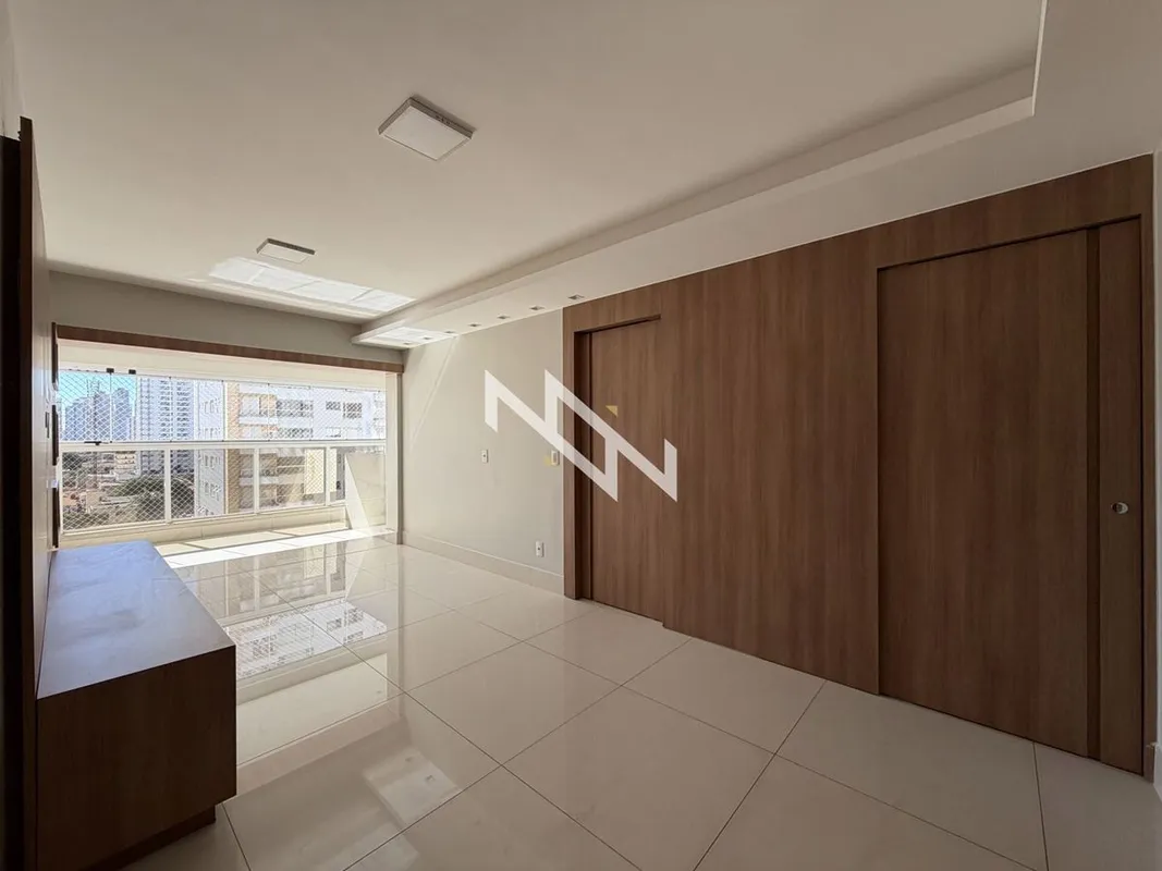 Apartamento à venda no Setor Bueno com 102 m², 3 suítes e 2 vagas de garagem. Im...