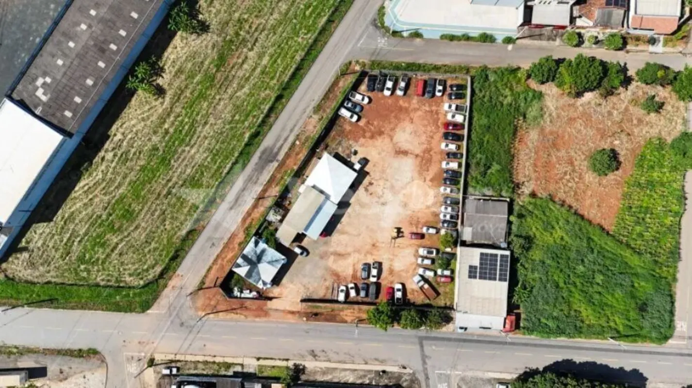 Área Comercial à venda composta por 6 lotes com área total de 2.565,00m².Área pl...