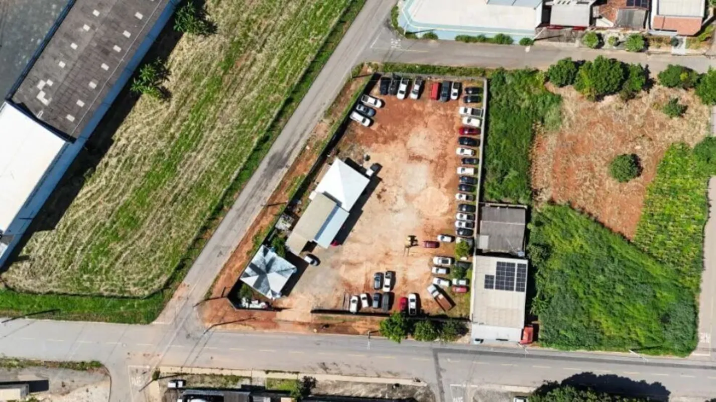 Área Comercial à venda composta por 6 lotes com área total de 2.565,00m².Área pl...