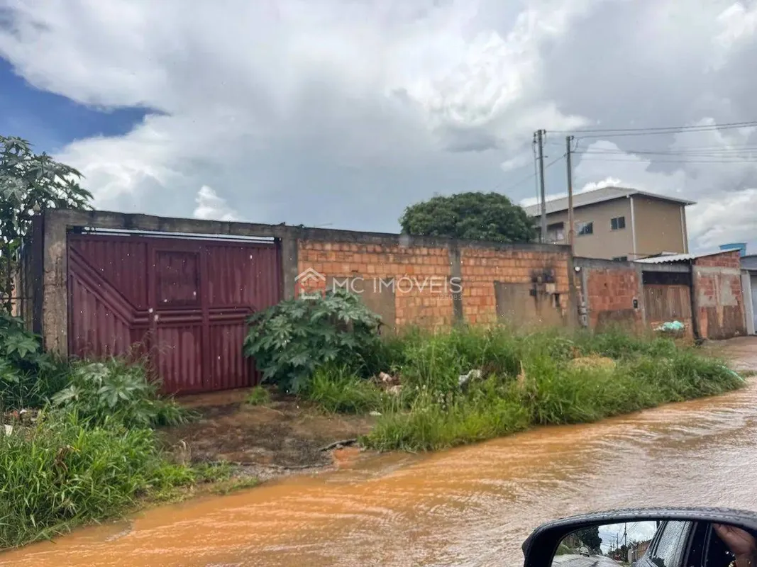 Casa à Venda na Quadra 48, Setor Pérola 01 – Águas Lindas de Goiás | Lote de 600...