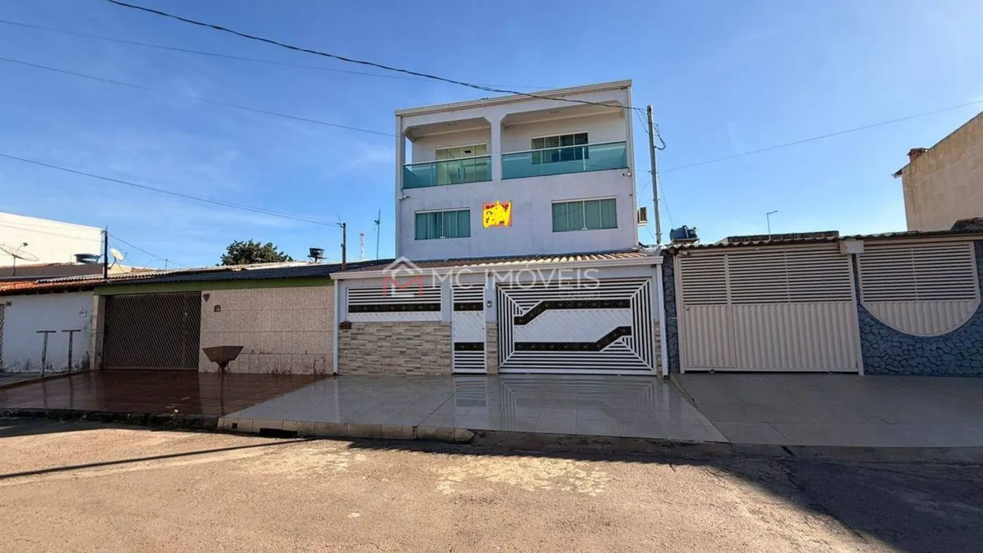 Casa à Venda na QNN 08 | Sobrado | 250m² | 3 Quartos sendo 1 Suíte | 3 Vagas | L...