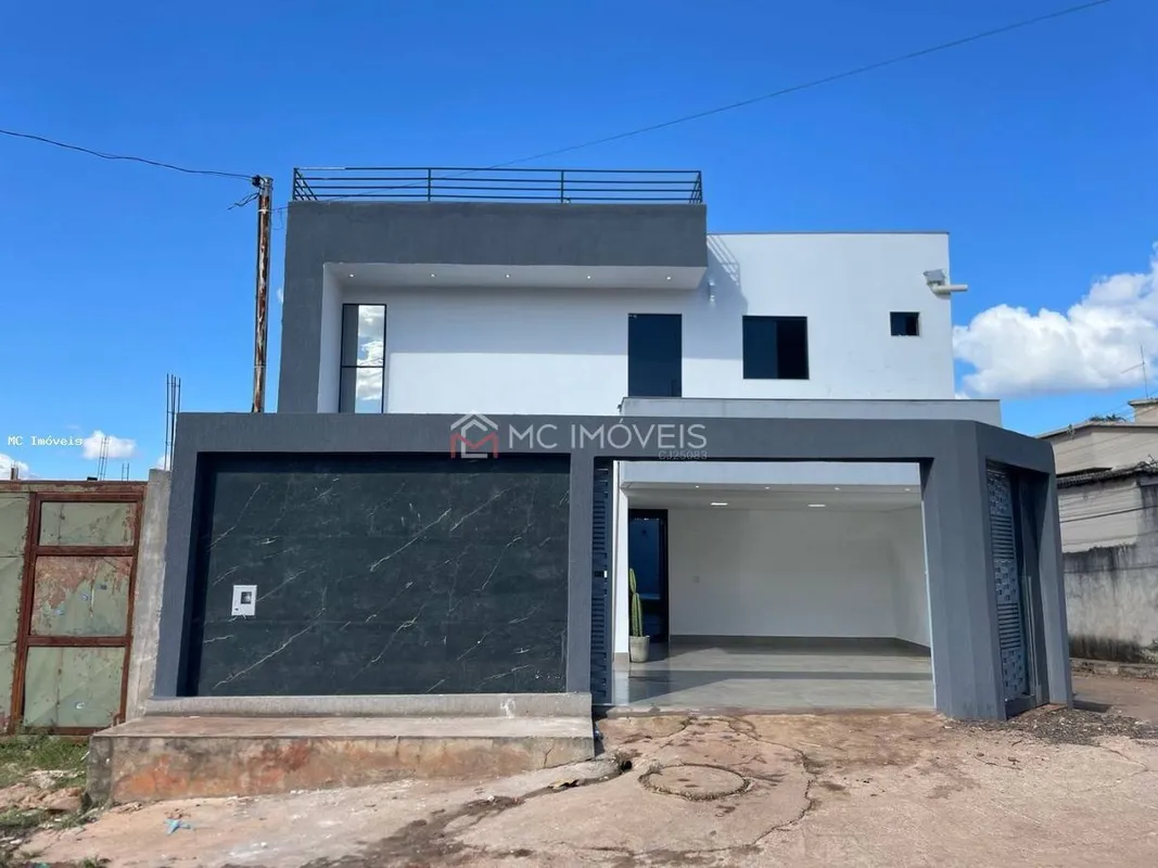  Casa à Venda na QSC 19, Chácara 27 | 4 Quartos | 3 Suítes | Piscina | Lote de 4...