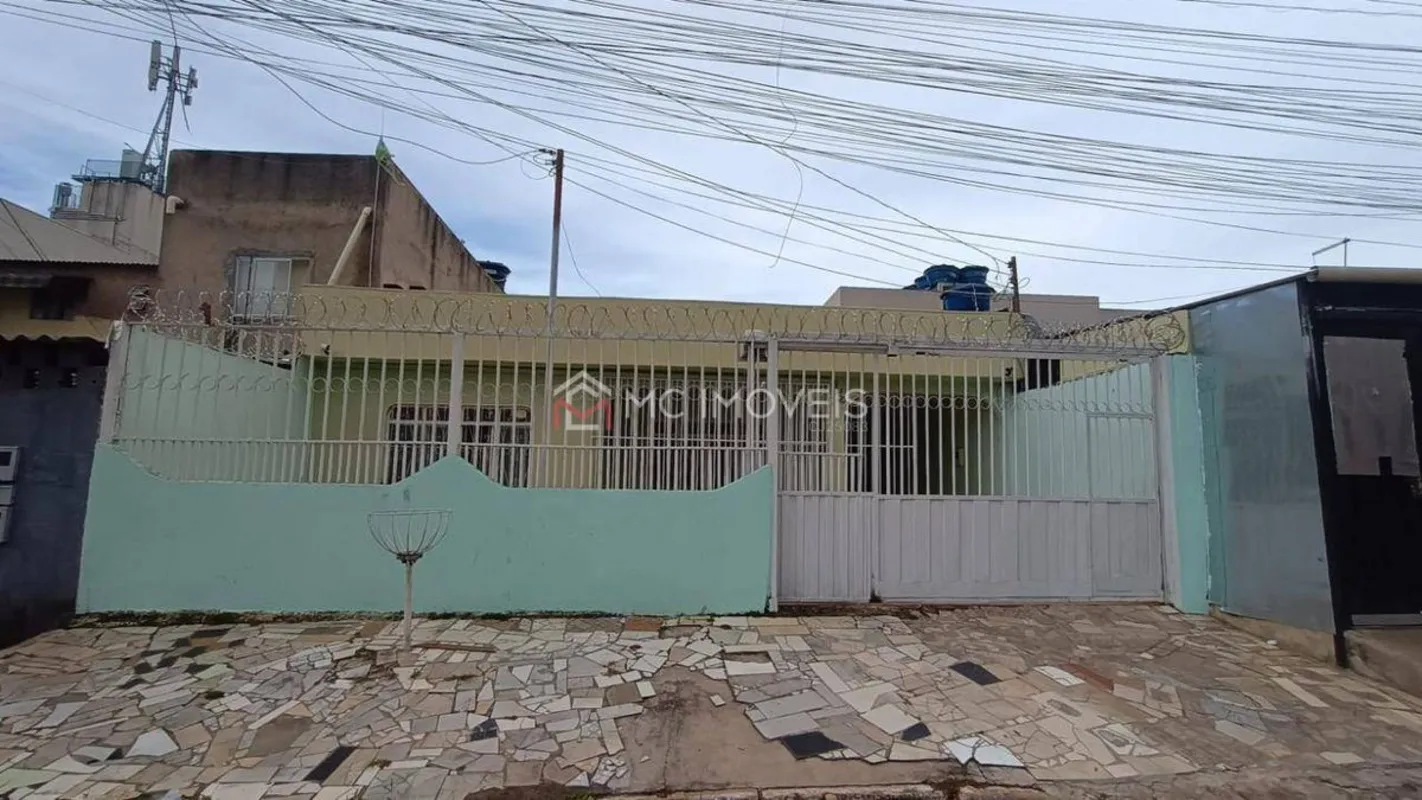 Casa à Venda na QNM 06 – Ceilândia Norte | 3 Quartos + 2 Barracos nos Fundos | G...