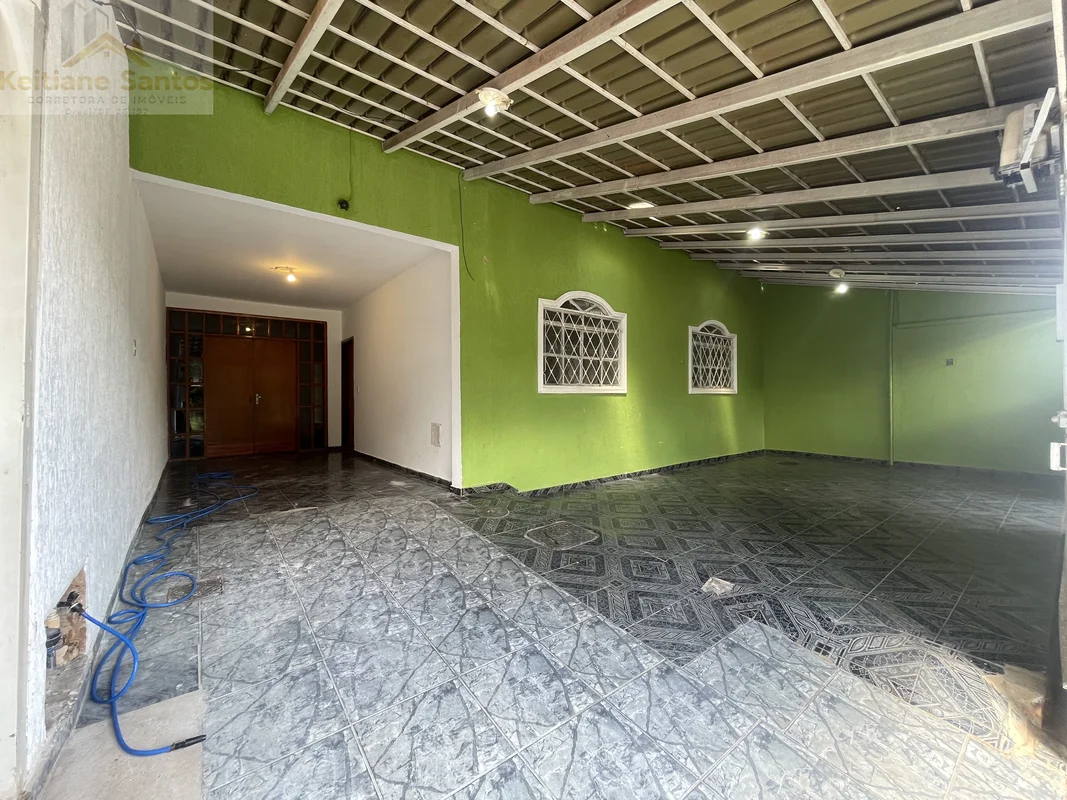 Descubra uma oportunidade única na melhor quadra do RECANTO DAS EMAS, DF próximo...