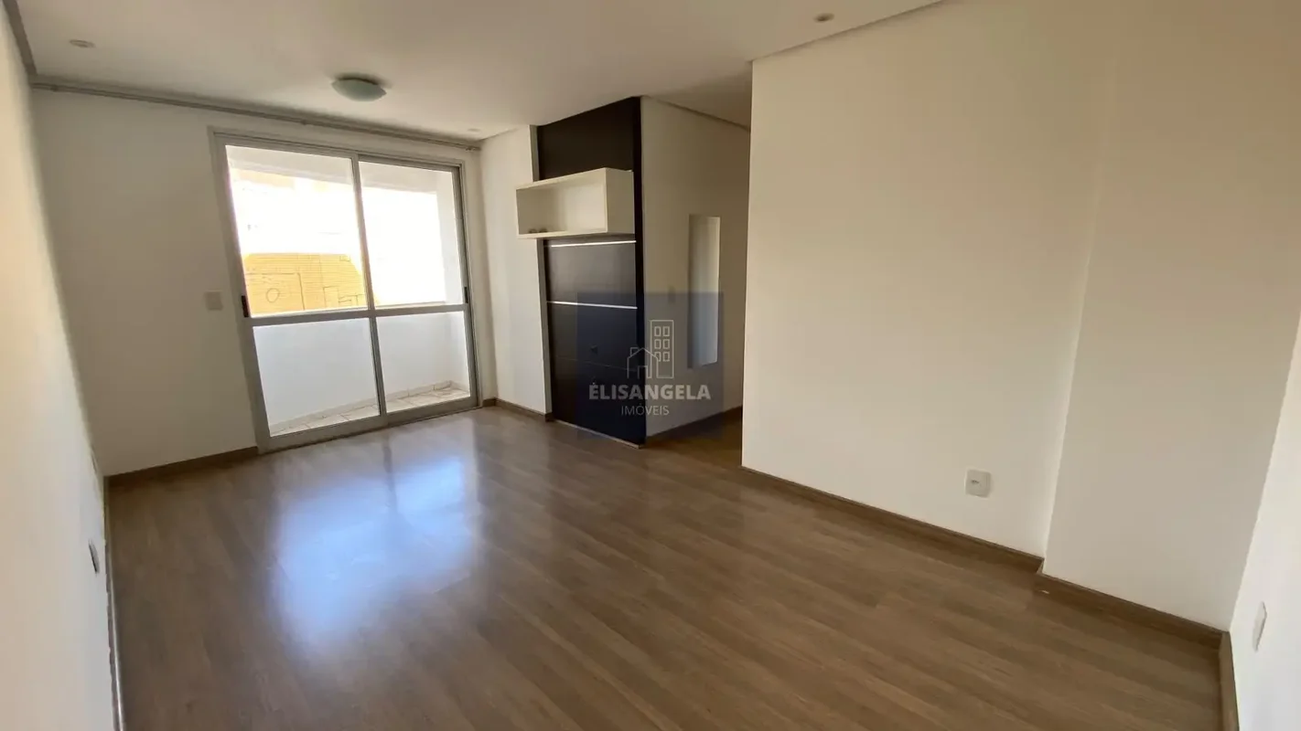 Excelente apto, andar alto, todo no armário!!!São 70 m² de área privativaSala am...