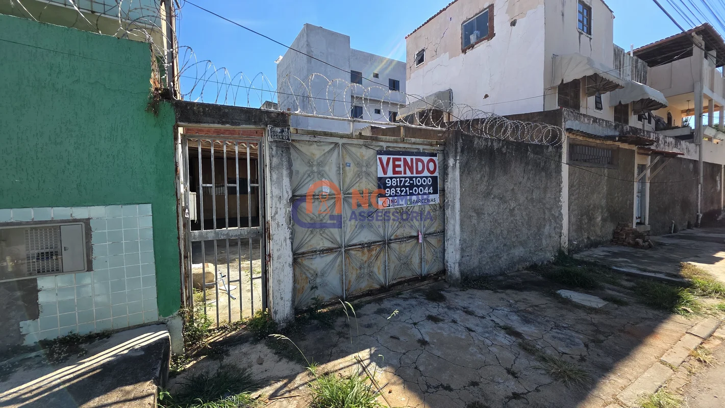 Localização:Saída rápida para a EPNBImóvel com casa original:Casa: 2 quartos, sa...