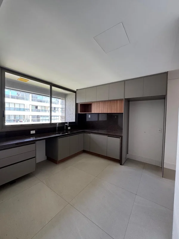 Este lindo apartamento na SQNW 304 conta com marcenaria Bomtempo, é perpendicula...