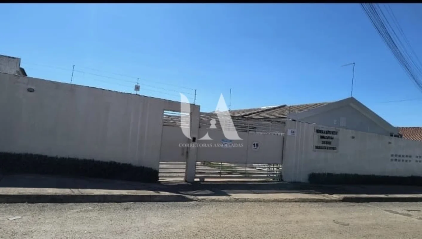 * ????VENDO ÓTIMA CASA, TODA NA LAJE 195 MIL*Aceita carro comoParte do pagamento...