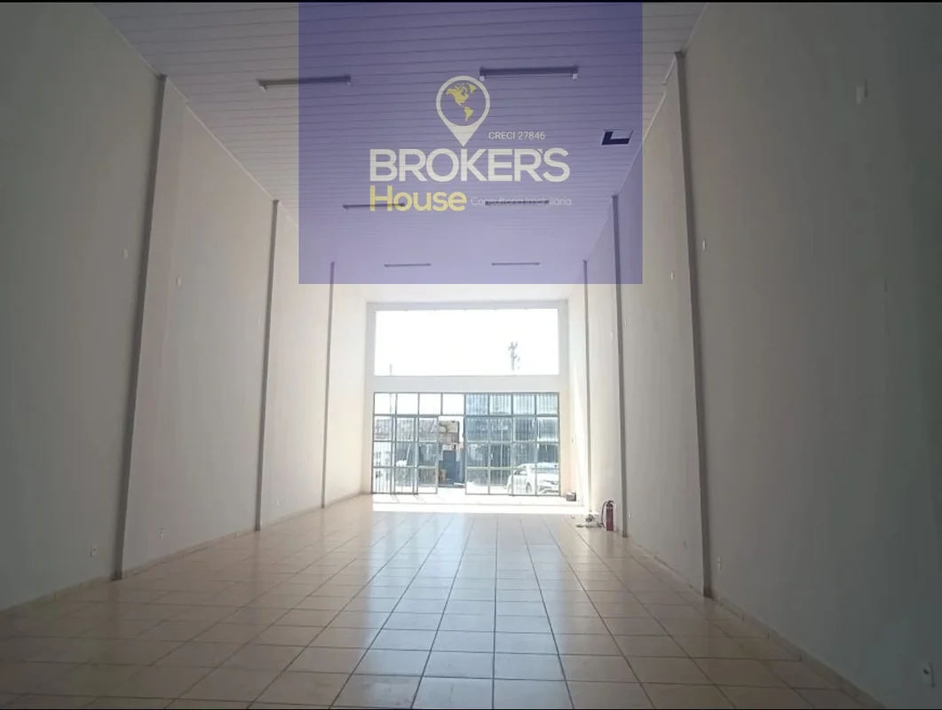 Ótimo galpão,com portas de vidros, 130m², calçada rebaixada, portas altas , piso...