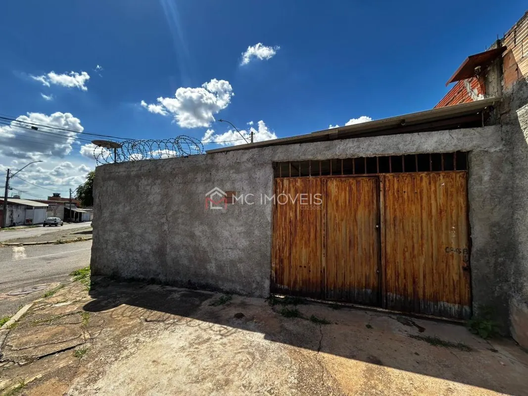 Casa à Venda na Quadra 827 – Samambaia | Lote de Esquina | 3 Quartos | 1 Vaga de...