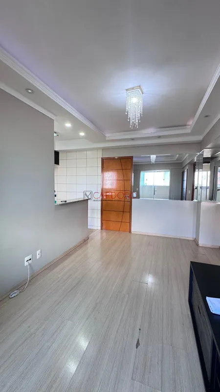 APARTAMENTO À VENDA – QS 308 SAMAMBAIA SULExcelente apartamento nascente, com ót...