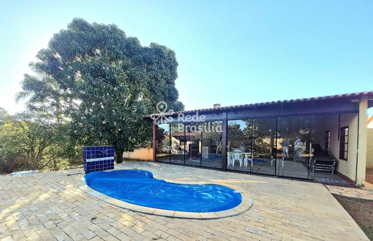 Condomínio Ouro Vermelho ILinda casa colonial espaçosaFinanciamento: nãoPermuta:...