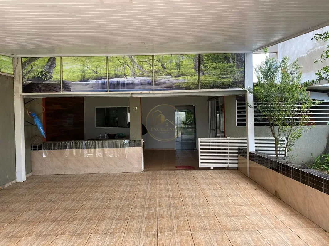Casa térrea sem laje composta de 2 suítes, sala, banheiro social, área de serviç...