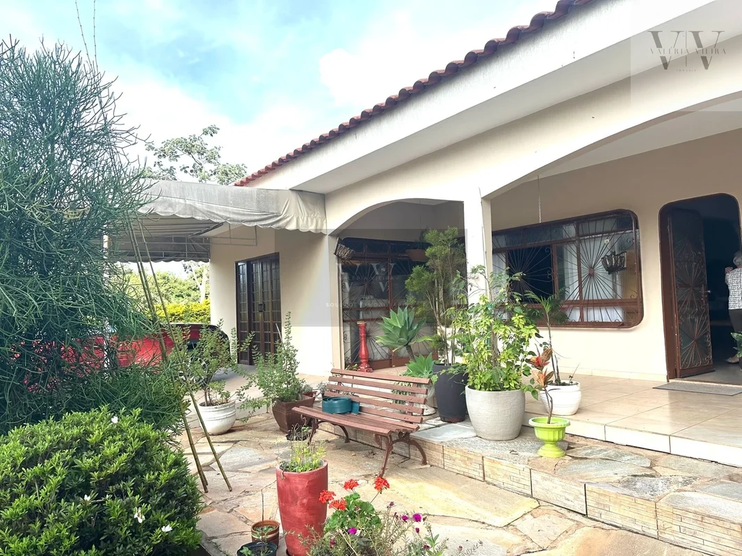 Descubra um imóvel confortável e elegante na charmosa SMPW Quadra 1, no Park Way...