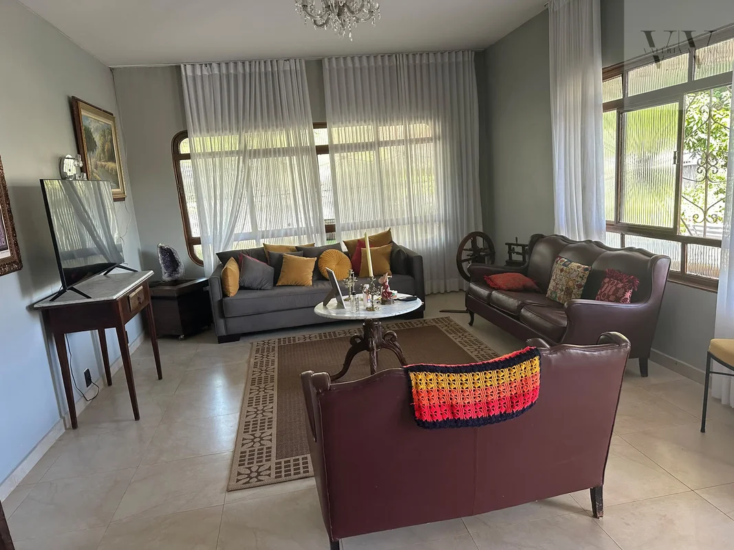 Descubra um imóvel confortável e elegante na charmosa SMPW Quadra 1, no Park Way...