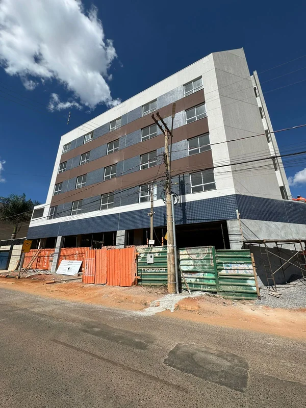 Descubra um apartamento moderno e acolhedor na QN 122 Conjunto 11, no residencia...