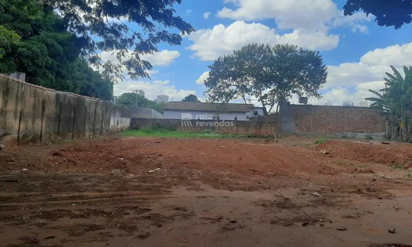 Excelente lote em frente a Escola Adventista com área de 536,38 m2, medindo de f...