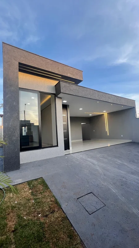 Casa Térrea no Residencial Havaí em Goiânia.2 suítes sendo 1 master com closet +...