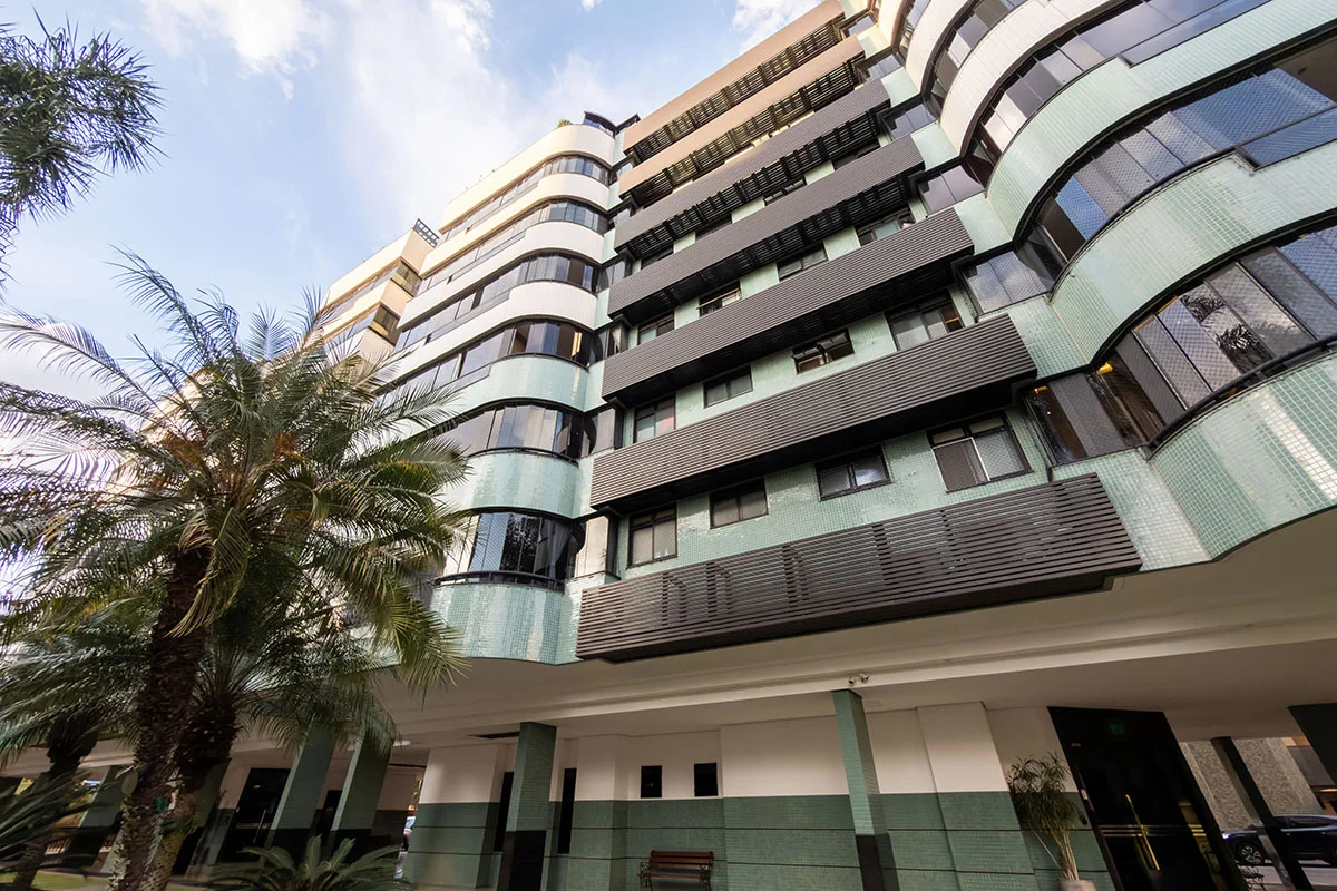 Apartamento com 113,86m² de área privativa. METRAGEM RARA NO SUDOESTE. É de cant...