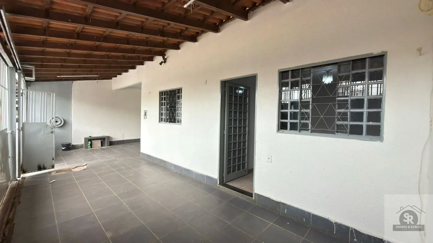 QD 304 - Recanto das Emas - Casa com 3 Quartos, garagem para 2 carros - R$300.00...