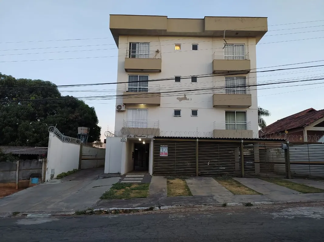 Kitnet com um quarto suíte mobiliado, possui armários na cozinha,quarto e no ban...