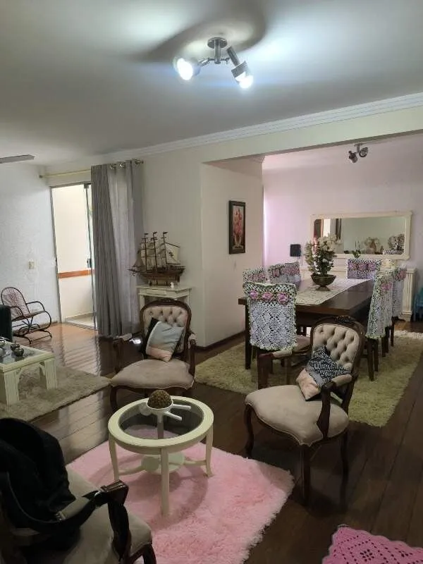 Edifício Tacaiu – Setor SulExcelente apartamento com 227m², amplo 3 quartos, sen...